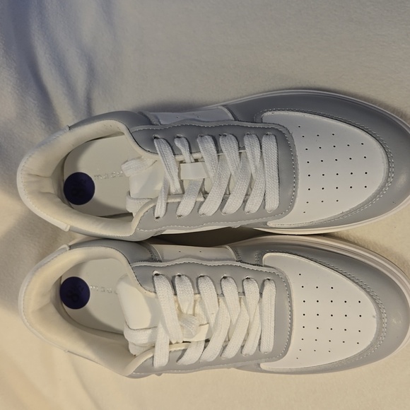 Madden Girl White With Gray Natalie Lace Up 1.5" Platform Sneakers Size 8.5 - Picture 3 of 8